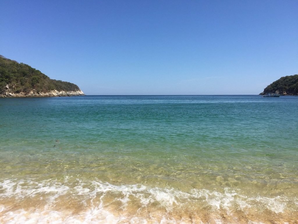 Bahías de Huatulco (Playa Maguey)