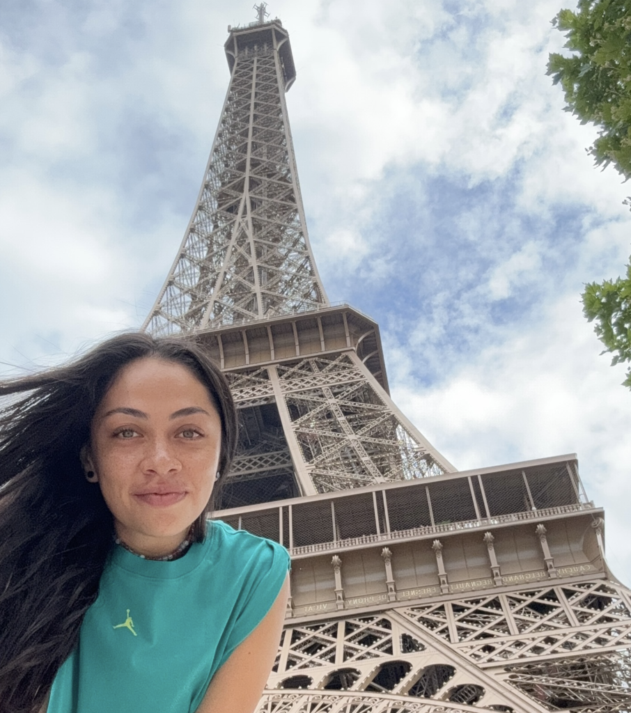 Destinos como la Torre Eiffel en París son los más populares para el turismo de selfies