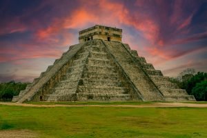 Kukulcán en la pirámide de El Castillo