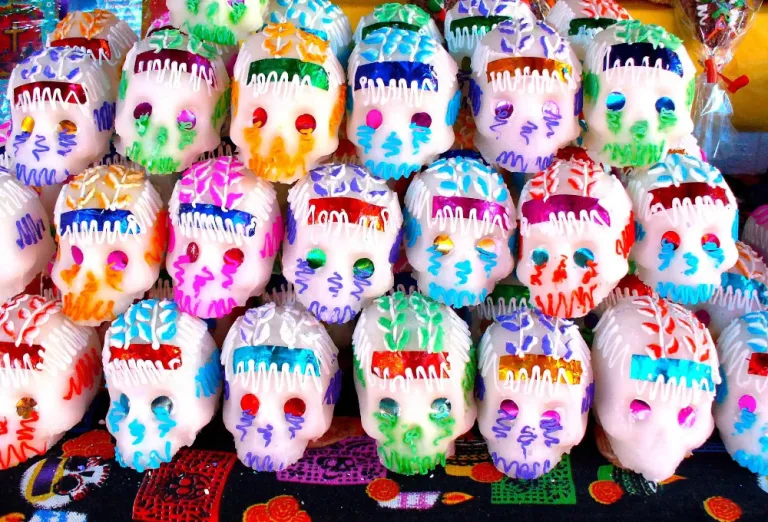 ¿Dónde comprar calaveritas de azúcar y chocolate tradicionales en el Centro Histórico de la CDMX?