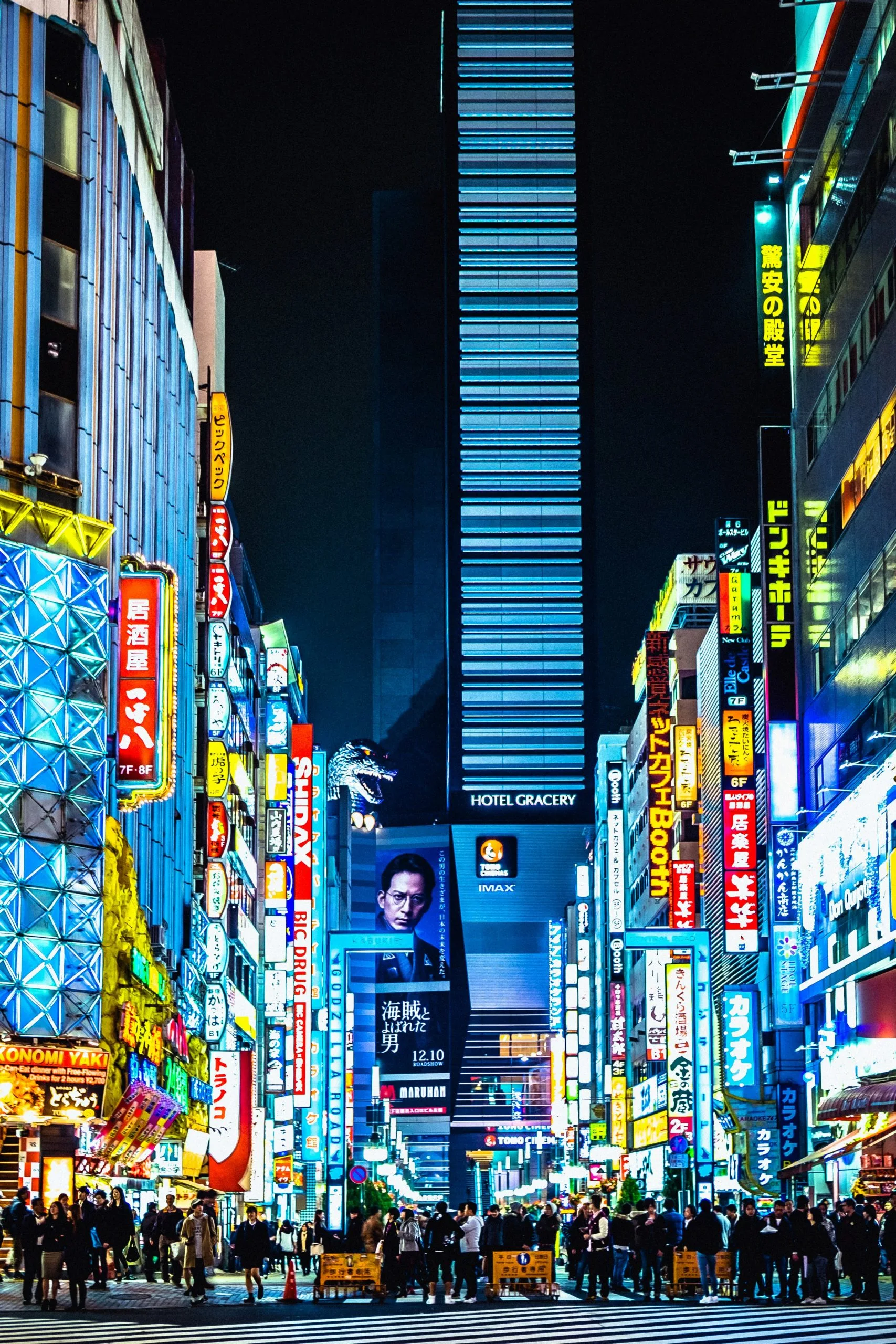 Descubre cómo el fenómeno del set-jetting, en el que las series y películas influyen en las decisiones de viaje, está transformando el turismo internacional. Conoce ejemplos reales y cómo puedes aprovechar esta tendencia.
