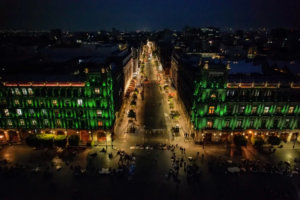 La jefa de Gobierno de la CDMX, Clara Brugada, propuso iluminar el Centro Histórico de la capital. Conoce en qué consiste y cómo cambiará el paisaje urbano.
