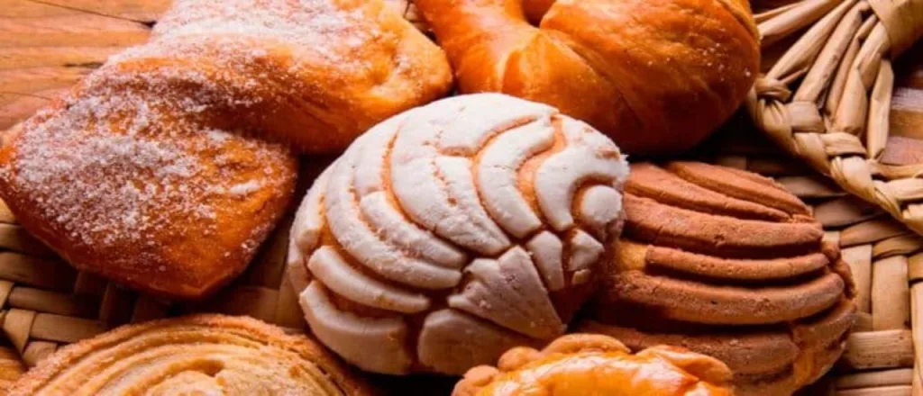 El pan dulce es una pieza fundamental de la identidad culinaria mexicana, más que un alimento, encarna siglos de tradición. Aquí te contamos cómo nació, por qué es tan diverso y qué lo hace único en el mundo.