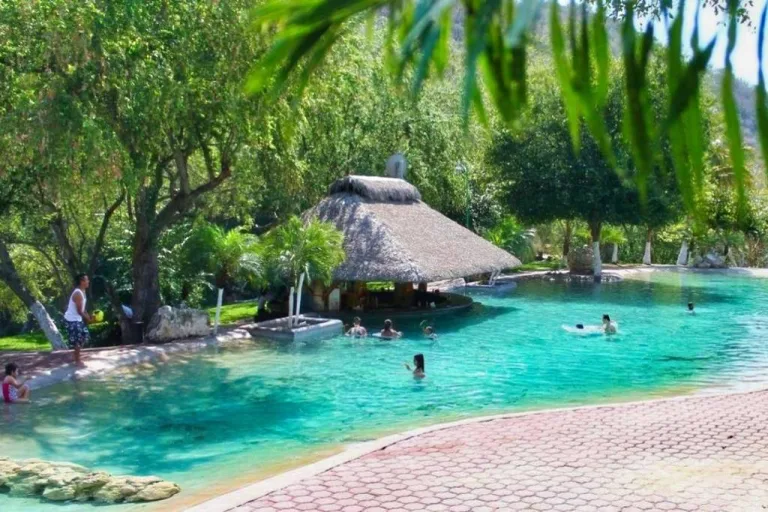 5 balnearios de aguas termales en Hidalgo para relajarte y divertirte 