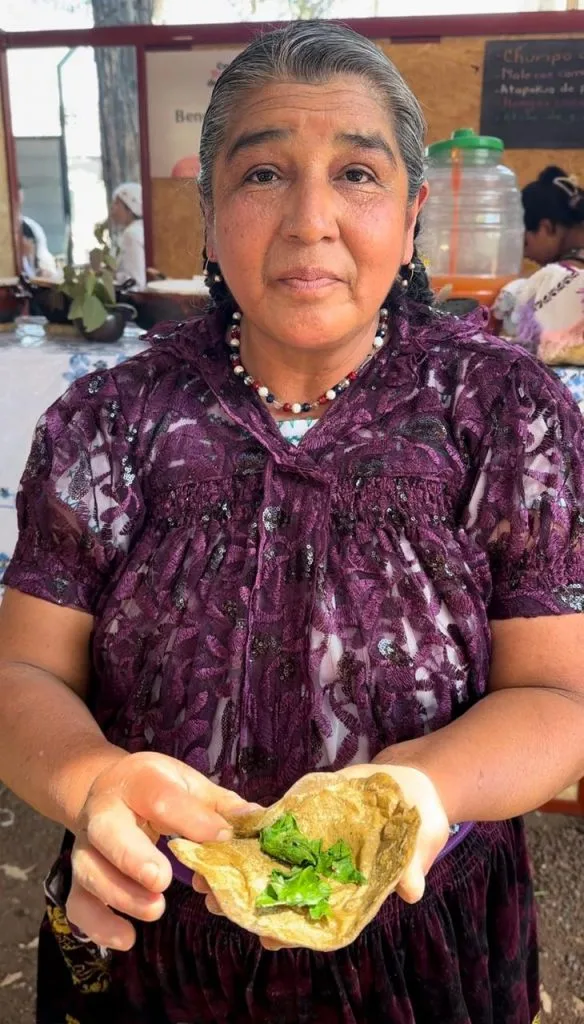 El taco de bistec purépecha es una joya gastronómica de Michoacán que sorprende. Descubre su origen y dónde disfrutarlo durante tu próxima visita al estado.