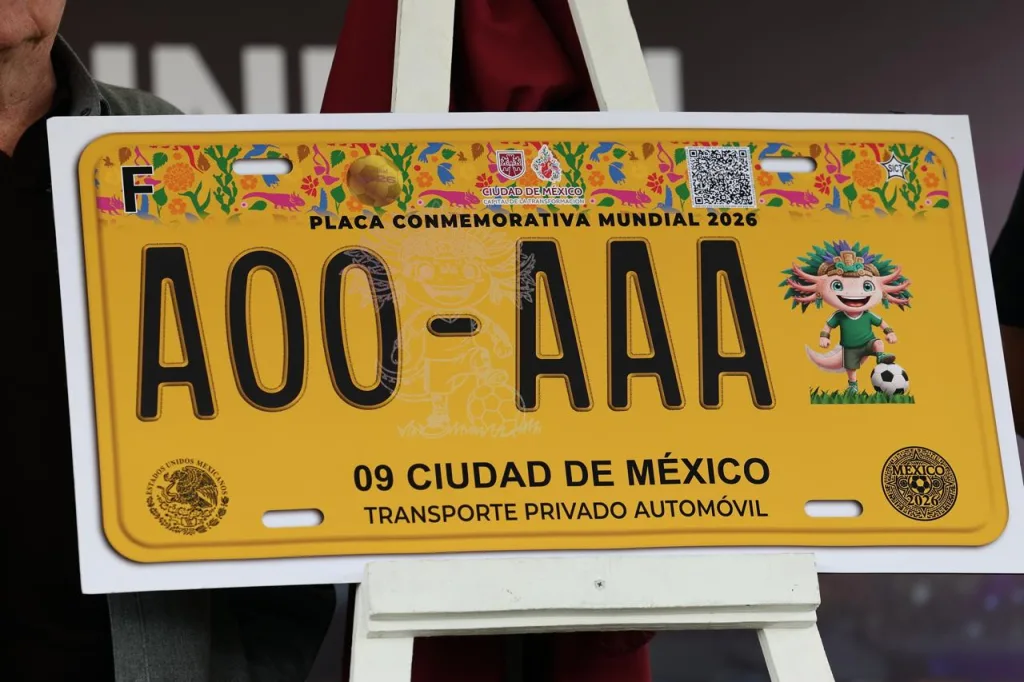 La Ciudad de México lanzó unas placas vehiculares conmemorativas del Mundial 2026, ideales para coleccionistas, amantes del fútbol y conductores que quieran traer la fiebre mundialista desde ahora. Aquí te contamos los detalles.