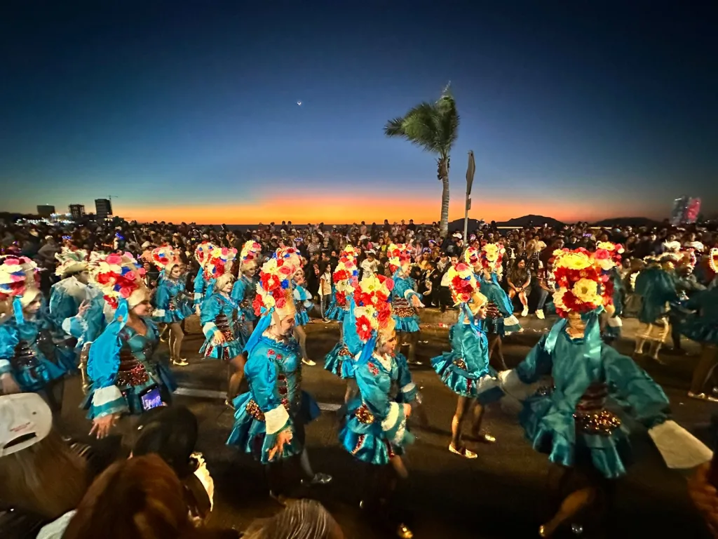 Descubre todo sobre los Carnavales 2026 en Mazatlán y Veracruz: fechas oficiales, artistas confirmados, historia de estas fiestas, actividades imperdibles y consejos para planificar tu viaje. Vive una de las celebraciones más vibrantes de México.