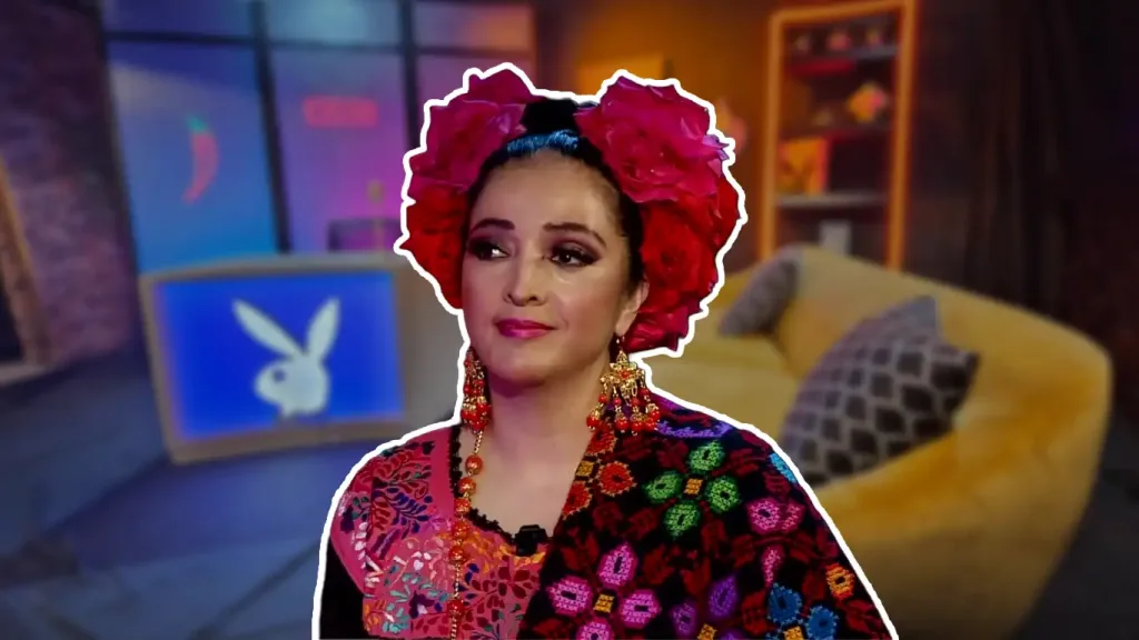 Mujer con traje típico mexicano