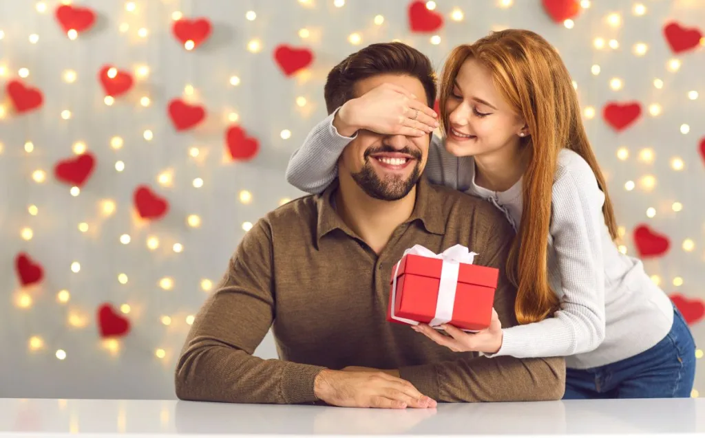 Descubre ideas de regalos para el 14 de febrero con significado real. Conoce el origen de San Valentín, el valor emocional de regalar y opciones pensadas para crear recuerdos, no solo objetos.