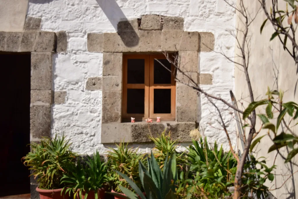 Descubre cuál es la casa más antigua de la CDMX, dónde se encuentra y cuál es su uso actual. Conoce su historia y porque es un tesoro arquitectónico del siglo XVI en el Centro Histórico. ¿La has visitado?