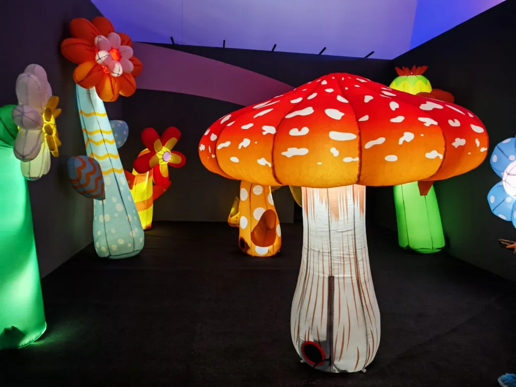 Descubre la experiencia inflable en el Bosque de Chapultepec con dinosaurios, pelotas gigantes y salas marinas. Te contamos dónde está, qué incluye y por qué es ideal para todas las edades. ¿Jalas a la aventura?