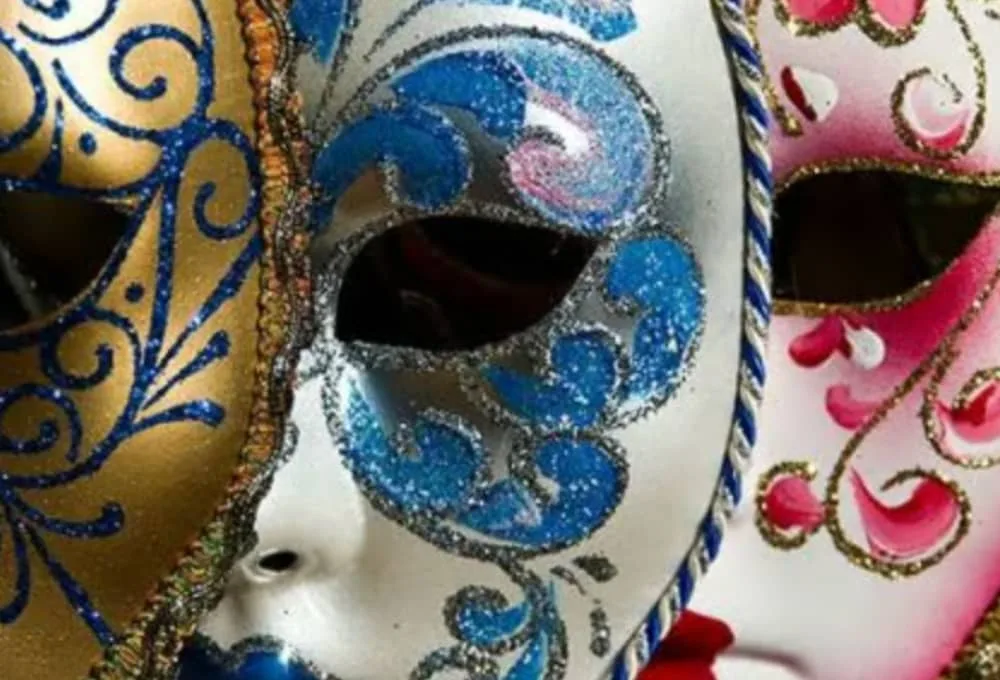 baile de máscaras regresa como parte del Carnaval del Amor 2026, una celebración cultural y romántica que se llevará a cabo en el Museo Nacional de San Carlos en la Ciudad de México.