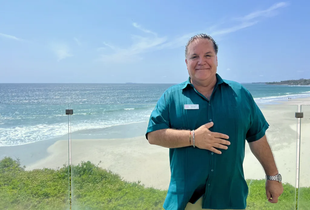 Alberto Martínez, Gerente General Armony Marival Resort & Spa