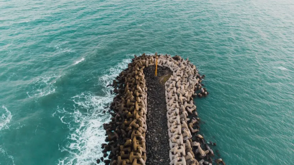 Descubre 5 playas cercanas a la CDMX ideales para Semana Santa: Chachalacas, Costa Esmeralda, Troncones, Tecolutla y Tuxpan. ¿Cuál es tu favorita?