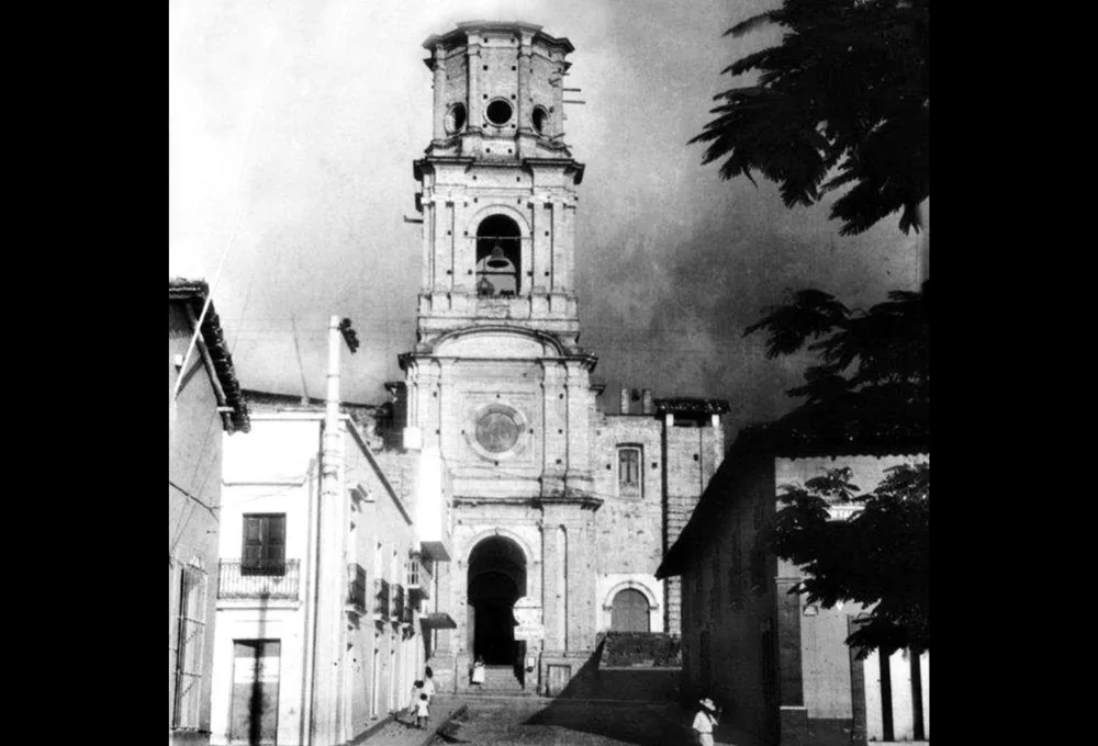 Parroquia de Nuestra Señora de Guadalupe, en Puerto Vallarta sin CORONA