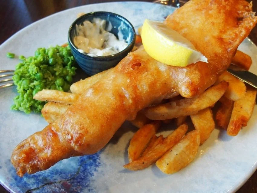 Aprende cómo hacer pescaditos fritos para la Cuaresma con esta receta fácil paso a paso. Descubre su historia, consejos de expertos y tips para que queden crujientes y perfectos. ¡Es momento de cocinar!