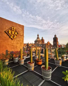 Descubre las mejores terrazas del Centro Histórico de la CDMX para disfrutar comida increíble con vistas únicas al corazón de la ciudad.
