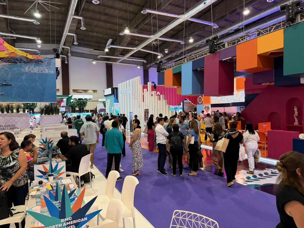 Cierre de oro en Acapulco. La 50ª edición del Tianguis Turístico 2026 supera expectativas: 64 mil citas, 58 nuevos vuelos (al momento) y ventas por más de mil millones de pesos.
