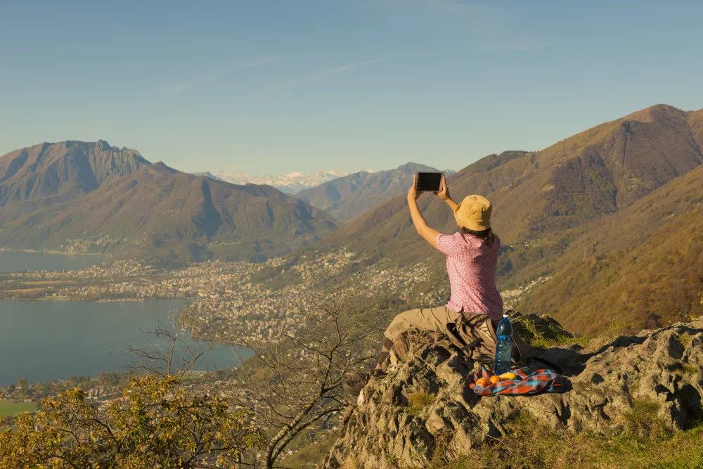 Con el cierre de abril marcando altas temperaturas, el turismo de montaña y bosque se convierte en el escape ideal para este puente del 1 de mayo. A más de 2 mil metros de altitud, los destinos de México ofrecen aire fresco, paisajes verdes y la desconexión perfecta para disfrutar la naturaleza sin el agobio del sol primaveral/Freepik