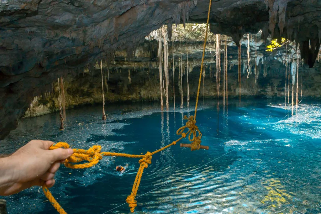 Cenotillo, en Yucatán, es un destino poco conocido lleno de cenotes, historia maya y tranquilidad. Descubre por qué es un tesoro escondido. ¿Ya lo conocías?