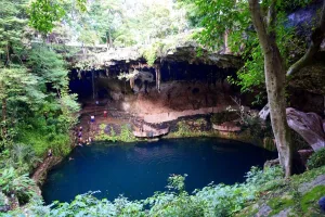 Cenotillo, en Yucatán, es un destino poco conocido lleno de cenotes, historia maya y tranquilidad. Descubre por qué es un tesoro escondido. ¿Ya lo conocías?