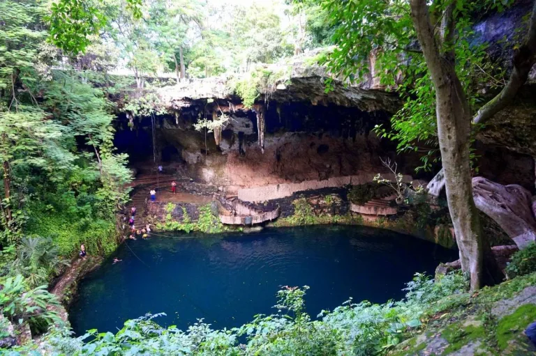 Cenotillo, en Yucatán, es un destino poco conocido lleno de cenotes, historia maya y tranquilidad. Descubre por qué es un tesoro escondido. ¿Ya lo conocías?