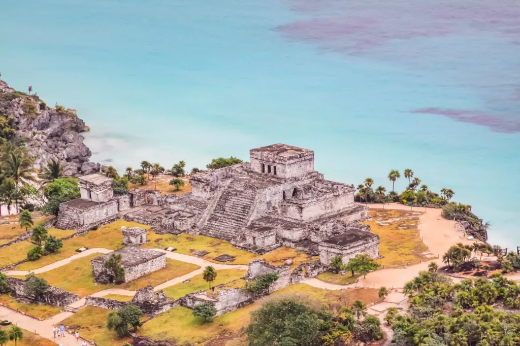 Explora 5 lugares imperdibles en la Riviera Maya: Naturaleza, cultura y aventura en un solo viaje. ¿Estás listo para esta nueva aventura?