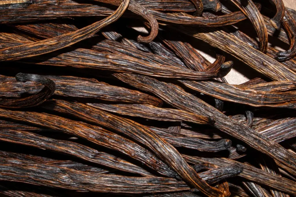 Descubre el origen de la vainilla en México, su historia y por qué este pueblo es clave en uno de los sabores más importantes del mundo. ¿Lo sabías?