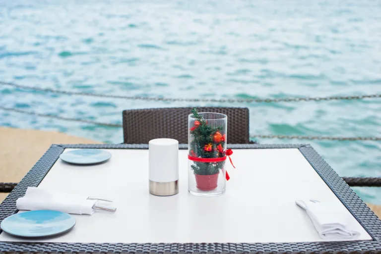 Cenas privadas en yates de Cancún y Los Cabos elevan el romance a su máxima expresión este 2026/Foto: Freepik