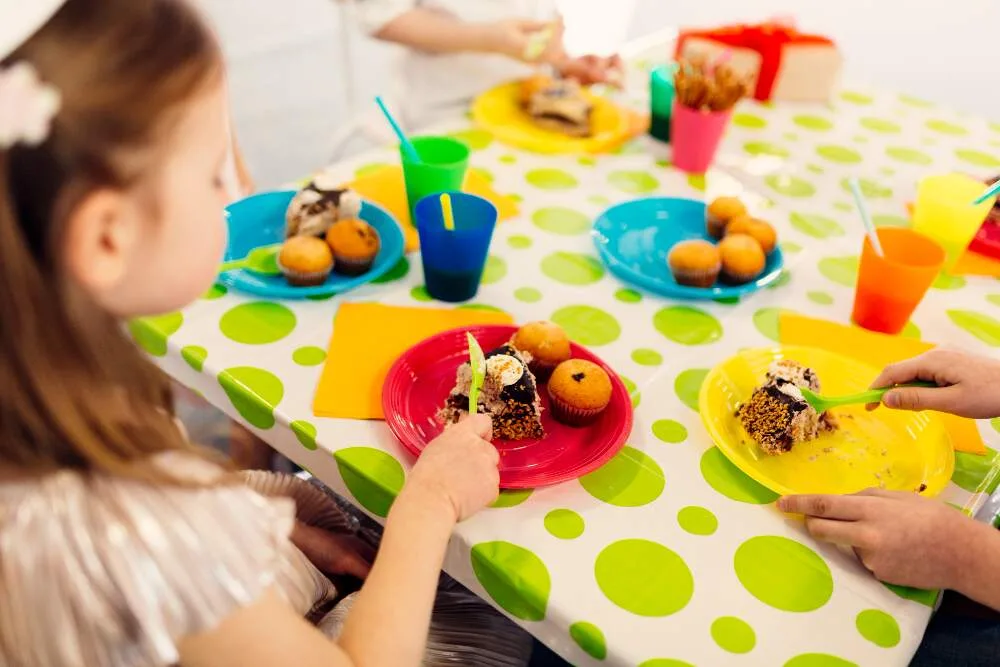 ¿Sin plan para el Día del Niño 2026? Estos restaurantes tienen juegos increíbles para los peques/Foto:Freepik