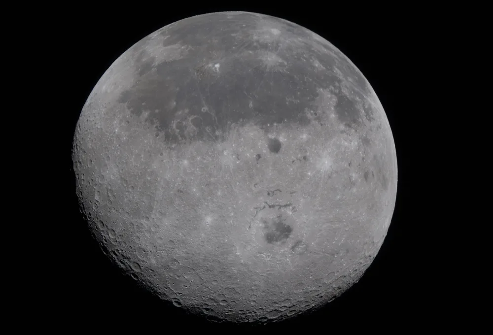 ¿Sabías que hoy la humanidad llegó más lejos que nunca? El récord de Artemis II y las nuevas imágenes de la cara oculta de la Luna