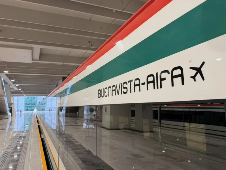 El Tren Suburbano al AIFA está listo. Conoce la nueva fecha de inauguración, ruta, estaciones y cómo cambiará la movilidad hacia el aeropuerto.