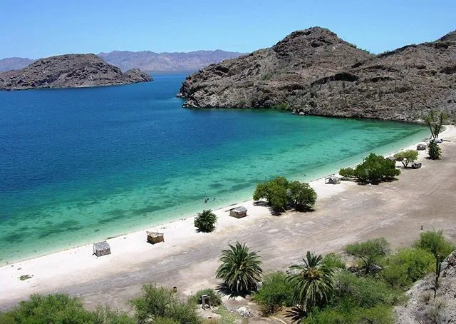 Descubre las mejores playas de México para hacer un detox digital, relajarte lejos del estrés y reconectar con la naturaleza sin tantas pantallas. ¿Cuándo irás?