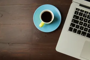 Estas cafeterías combinan buen café, aire acondicionado y espacios pensados para el home office, convirtiéndose en el refugio ideal para que el trabajo fluya incluso en los días más calurosos./Foto:Pixabay