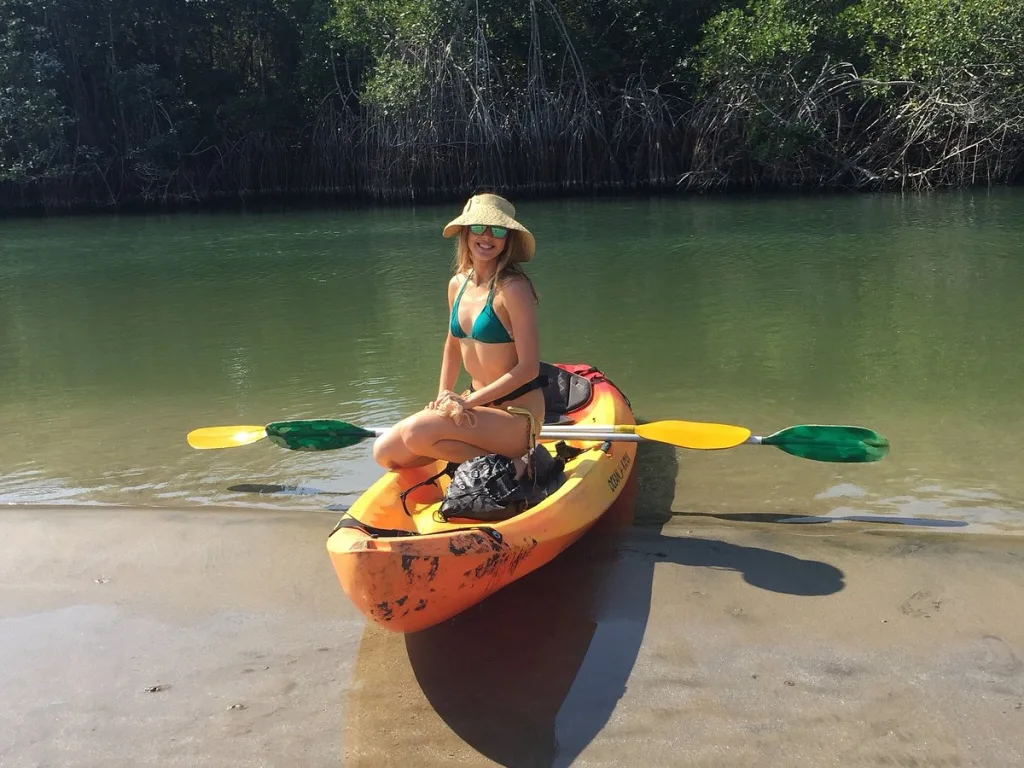 Descubre Barra de Potosí, una playa poco conocida de Guerrero ideal para descansar, pasear en lancha, nadar y disfrutar mariscos frescos frente al mar.