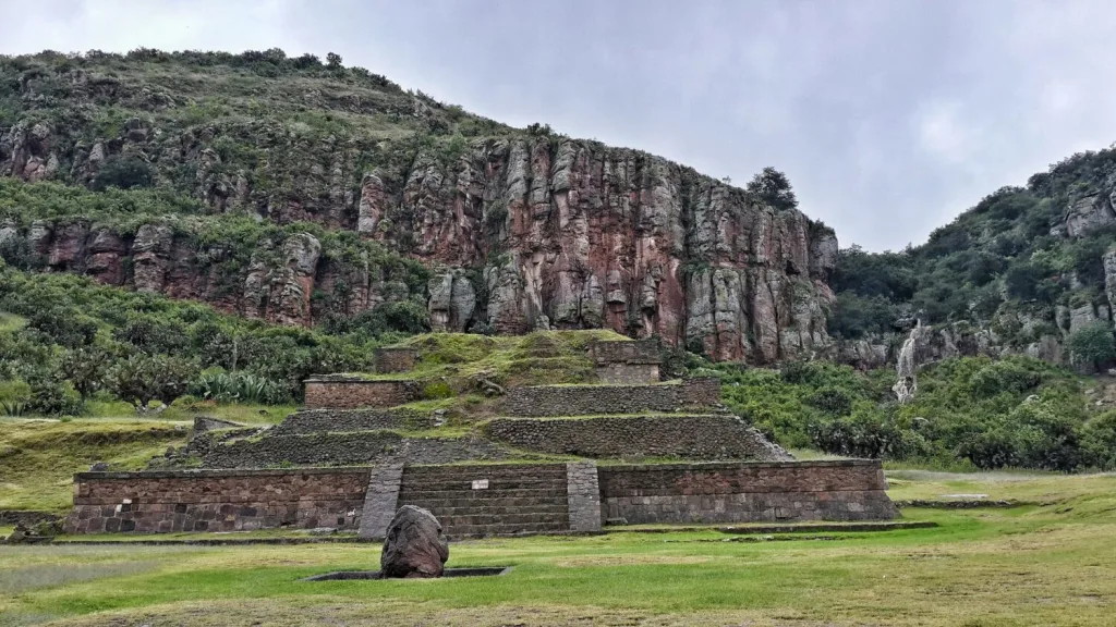Descubre el pueblo cerca de CDMX famoso por vender colchas, cobijas y textiles baratos, además de su tradicional barbacoa y ambiente familiar de fin de semana. ¿Ya lo conoces?