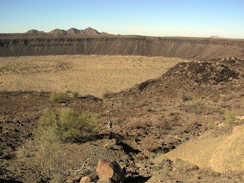 Descubre El Pinacate y el Gran Desierto de Altar, uno de los ecosistemas más sorprendentes de México con volcanes, dunas gigantes y una biodiversidad única en América del Norte. ¿Ya lo conocías?