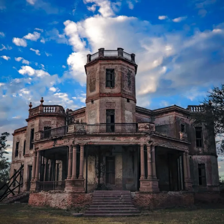 Conoce la mansión abandonada donde descansaba Porfirio Díaz