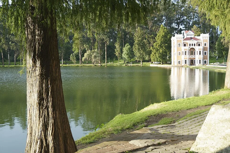 El Castillo Gillow, en la Ex Hacienda de Chautla, es una joya del siglo XIX que parece Wikimedia Commons