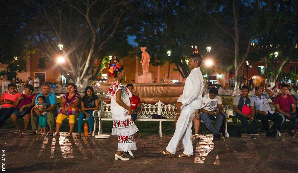 Descubre Valladolid, Yucatán, el Pueblo Mágico famoso por su arquitectura colonial, gastronomía tradicional y cenotes impresionantes cerca de Chichén Itzá. Un lugar que sin duda alguna te encantará.