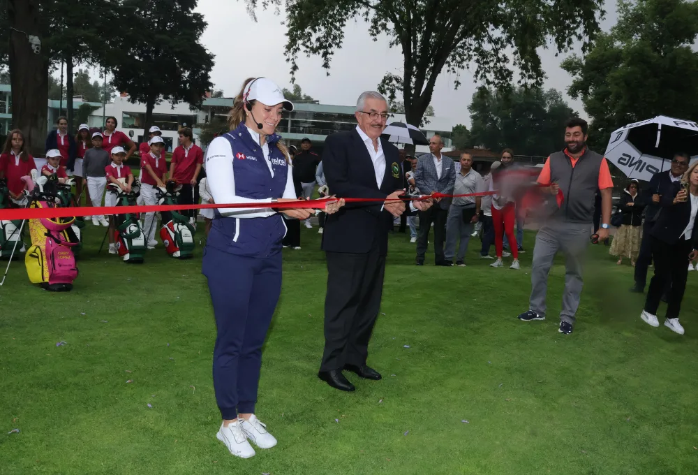 Gaby López e Ignacio Ruíz inauguran la vanguardista área de juego corto del Club de Golf México