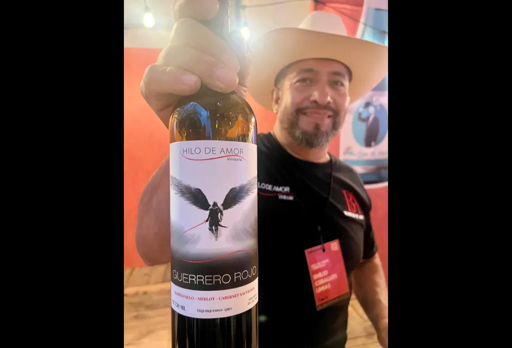 Degustación de vino marca Hilos de amor en Festival Internacional del Arte, Queso y Vino 2026 en Tequisquiapan.