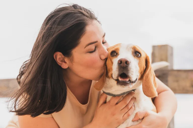 Este Día de las Madres 2026, las experiencias pet friendly se convierten en la nueva forma de festejar/Foto: Magnific
