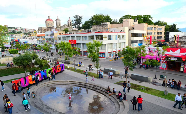 Descubre el pueblo cerca de CDMX famoso por vender colchas, cobijas y textiles baratos, además de su tradicional barbacoa y ambiente familiar de fin de semana. ¿Ya lo conoces?