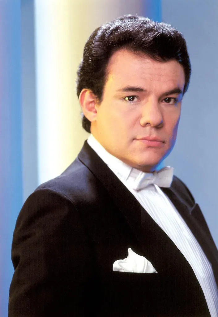 Descubre la historia de José José, el icónico cantante mexicano conocido como “El Príncipe de la Canción” y su legado musical.
