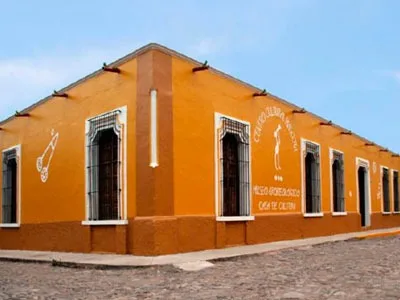 Descubre qué hacer en Mascota, Jalisco, uno de los Pueblos Mágicos más encantadores de México. Conoce sus atractivos, historia, naturaleza, gastronomía y actividades para disfrutar durante el verano.