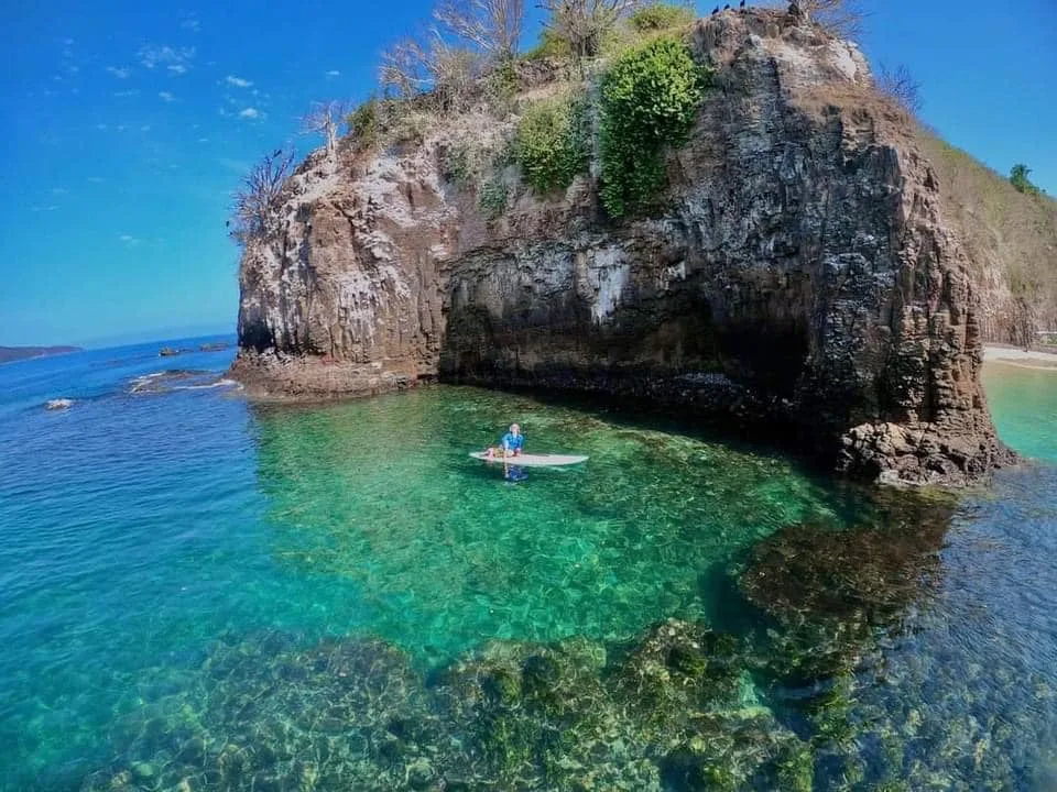 Descubre por qué Rincón de Guayabitos, en Nayarit, es considerada la alberca natural más grande de México. Conoce qué hacer, cómo llegar, sus playas, historia y atractivos para unas vacaciones inolvidables. ¿Te lanzarás a la aventura?