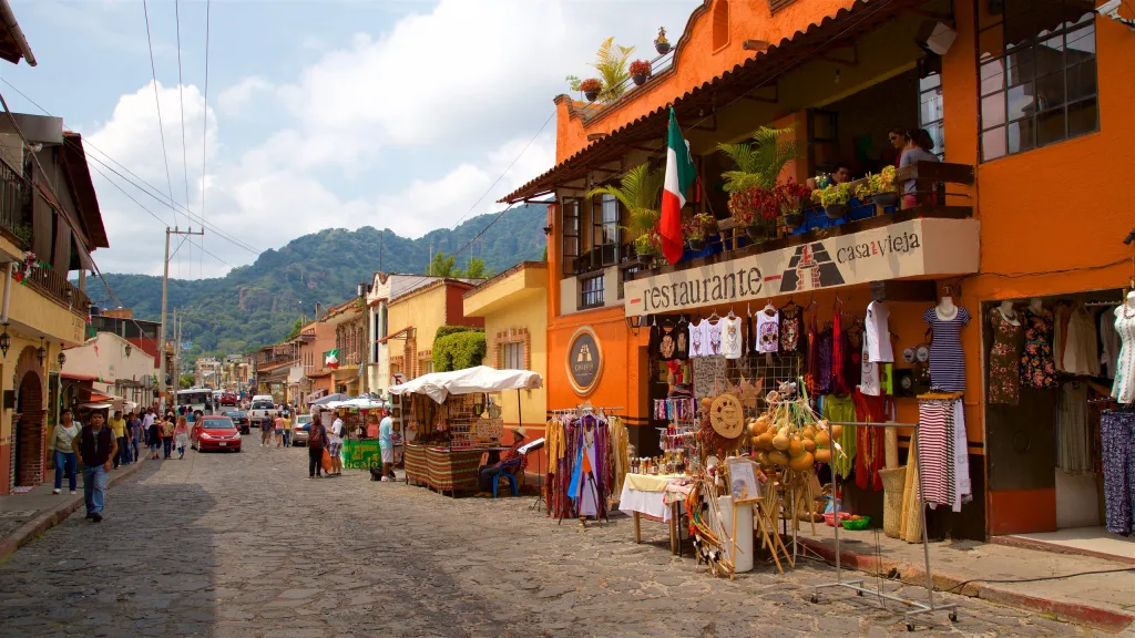 ¿Buscas dónde celebrar el Día del Padre? Descubre tres Pueblos Mágicos cerca de la CDMX ideales para una escapada familiar y donde los adultos mayores pueden aprovechar descuentos con la credencial INAPAM.