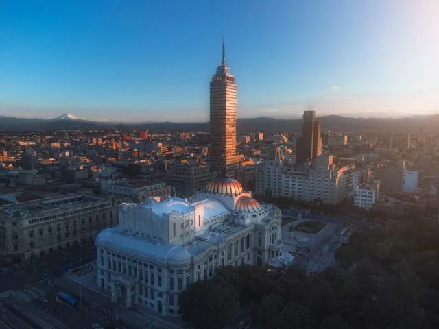 Durante el Mundial, la CDMX vibra con la emoción global, pero su verdadera esencia se descubre entre museos, barrios históricos y miradores que redefinen la experiencia de viajar./Foto: Pexels