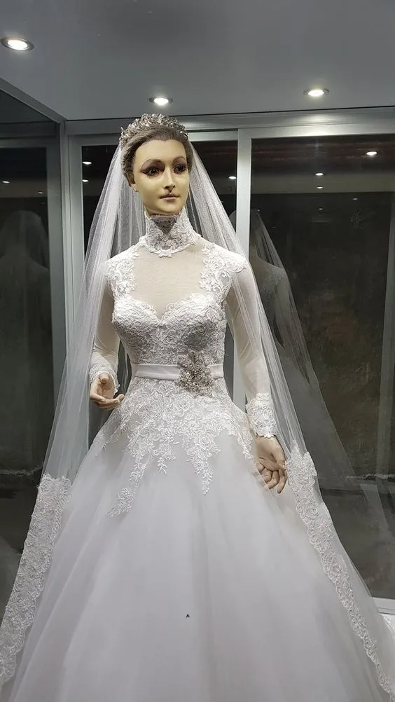 Descubre la historia de La Pascualita, el famoso maniquí de Chihuahua que ha inspirado una de las leyendas urbanas más intrigantes de México. Conoce su origen, los misterios que la rodean y la verdad detrás de la famosa novia del escaparate.